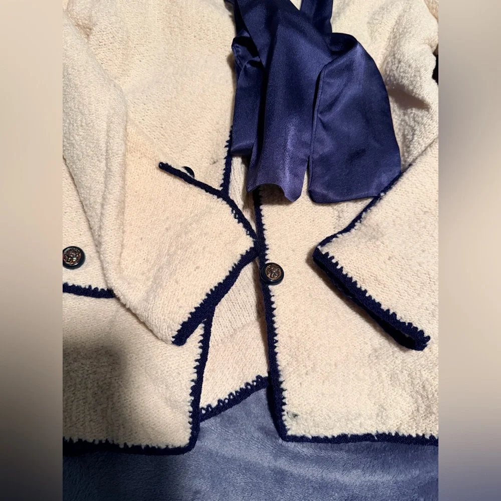 Pat Sandler Elegant Cream Teddy Jacket with Navy Accents Satin Bow small - Picture 5 of 7